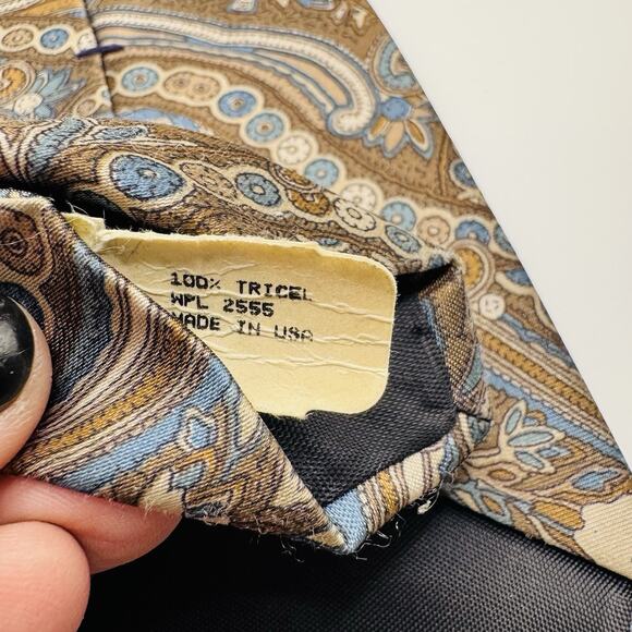 New ETIENNE AIGNER PAISLEY 100% TRICEL MENS TIE MADE IN USA 3.75 x 58 in VINTAGE - Picture 4 of 4